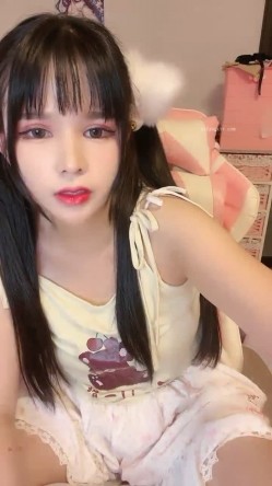 王炸！极品小仙女下海~美爆了~【夏日甜甜】100%心动感觉~完全就是福利姬的颜值~！美不美各位大哥说了算~！ 截图15