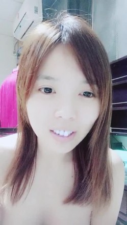 新人漂亮美女主播一多自慰秀 颜值不错身材白皙 自慰插穴淫水多多 截图10