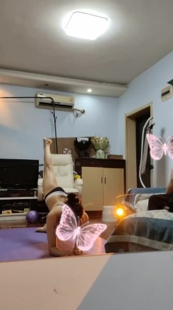观音桥 ·熟女楼凤 姐姐 吹拉弹唱，样样精通。客人舔逼，帮客户口爆，逼逼真香，几乎每个客户都想舔 截图1