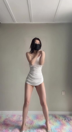 推特新晋新一年洗脑顶B王 ️六金小姐姐 高端定制裸舞长视频 顶摇第 截图8