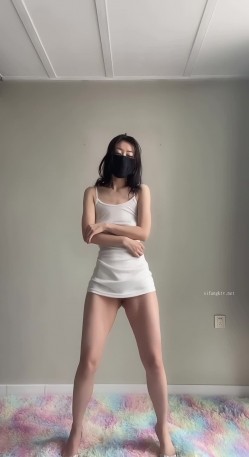 推特新晋新一年洗脑顶B王 ️六金小姐姐 高端定制裸舞长视频 顶摇第 截图15