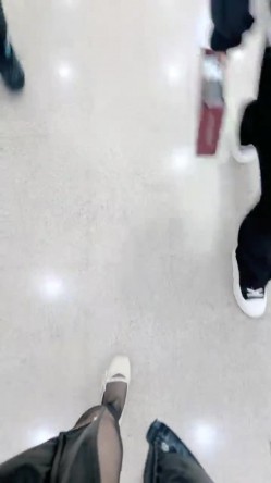 【黛西老师】商场~马路~树林~勾搭技师内射一屁股~露脸 截图2