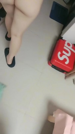 ️ ️【在职空姐下海】露脸美女约大哥激情啪啪 从浴室干到床上深插到底搞的好热 截图10