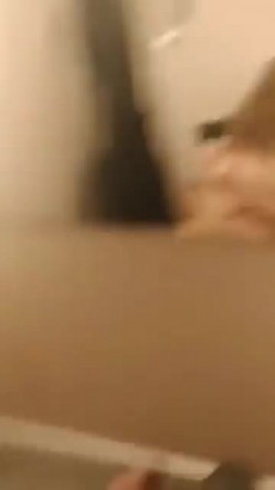 《婀娜多姿 极品骚婊》保时捷车模为赚钱下海被炮友各种操，小背心哪咤头展示身材，蹲着被炮友插嘴，后入大白美臀 截图15