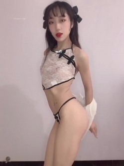 ️精品推荐 超重磅流出 举牌系列之唯美舞蹈生全方位反差婊情趣内衣自慰私拍合集 截图2