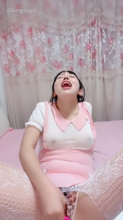 良家G乳御姐【桃子恶霸】超级蜜桃大美臀 长腿丝袜 劲爆骚舞 大屌狂插 这股骚劲来十个男人都驾驭不了她 截图5