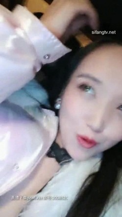 最骚极品靓丽女神『性感的花宝宝』午夜户外玩跳蛋 勾搭司机车震无套猛操 中出内射 爆射精液顺逼往下流 截图1