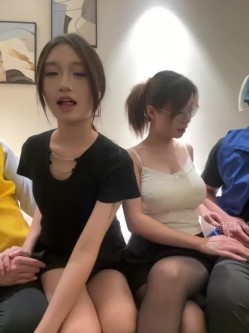 ️清纯主播【202509yoyo】表姐带着表妹下海直播、在线教口活、练习做爱姿势 截图10