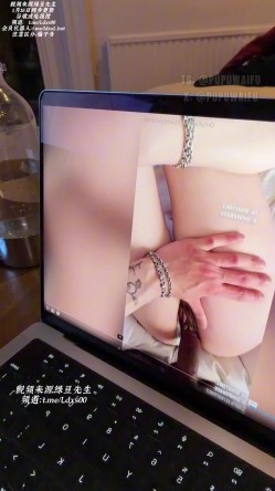 推特极品阿黑颜母狗「Pupu噗噗」“被涩涩的片段给诱惑到了，想自己解决，但是和他人解决是不一样的,这下，你可不能好好的打游戏了 截图3