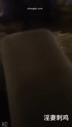 顶级淫妻博主，【刺鸡】，分享老婆给单男操多P，露脸，这个少妇真是骚，喜欢大学生 截图2