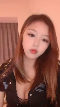 这小娘们真是骚，【黑色诱惑妹妹】，新女神下海!超级可爱~抠穴自慰~狂撸!，小腰扭得真带劲 截图10