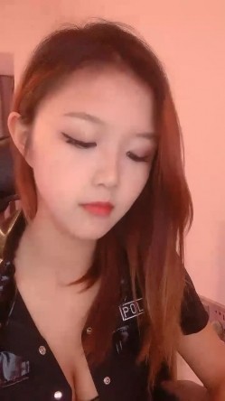 这小娘们真是骚，【黑色诱惑妹妹】，新女神下海!超级可爱~抠穴自慰~狂撸!，小腰扭得真带劲 截图11