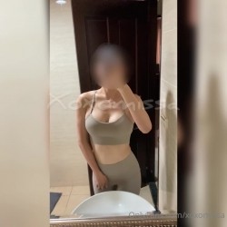 台湾淫欲小女奴「小黑心」OF日常淫乱私拍 情欲骚女口活一绝最懂取悦自己双穴3P多人淫乱 截图3