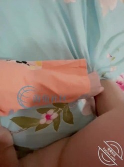 第一次和老妈洗鸳鸯浴老妈就挑逗我，洗完我到老妈房间干翻她~ 截图14