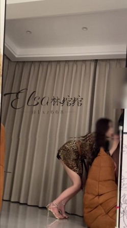 穷人女神富人母狗，超高颜值极品空姐【林绾绾】门槛1888福利，啪啪调教深喉毒龙脚踩骚穴，母狗属性拉满了 截图10