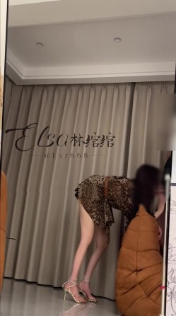 穷人女神富人母狗，超高颜值极品空姐【林绾绾】门槛1888福利，啪啪调教深喉毒龙脚踩骚穴，母狗属性拉满了 截图15