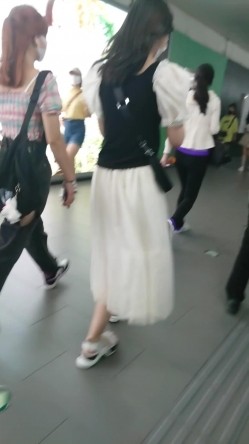 白长裙极品妹子 截图1