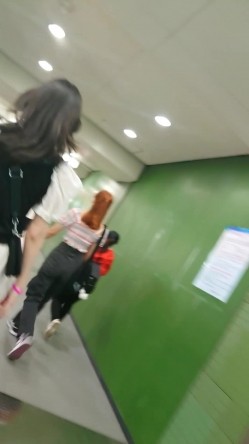 白长裙极品妹子 截图4