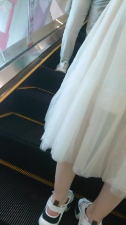 白长裙极品妹子 截图13