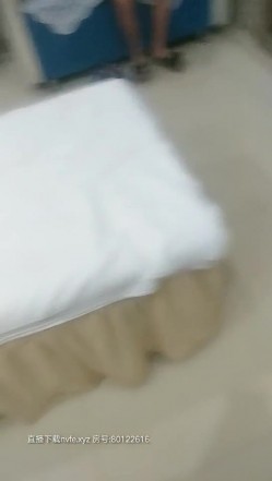 老师按摩洗浴会所找小姐先找了个女技师按摩在换个妹子在沙发干到按摩床 截图11
