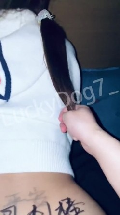 推特30万粉约炮大神【幸运儿】订阅私拍，巨乳蜂腰肥臀女人中的极品，各种交合淫乱 截图16