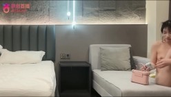 探花洪七约炮个经纪人 ️强烈推荐的行业内天花板级别的御姐女孩说老板都想睡她全程微笑服务 截图16