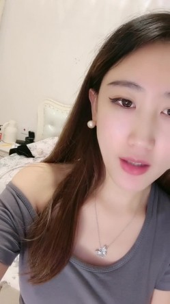 重磅推荐【程琳儿】绿播女神超高颜值，性感内衣，抖奶漏逼超顶清纯反差，男人最爱的类型 截图11