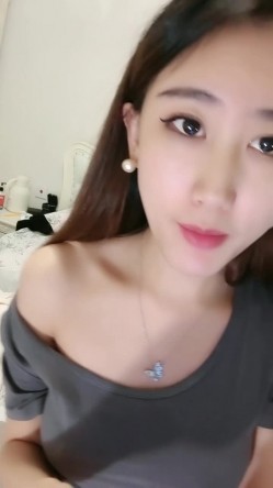 重磅推荐【程琳儿】绿播女神超高颜值，性感内衣，抖奶漏逼超顶清纯反差，男人最爱的类型 截图14