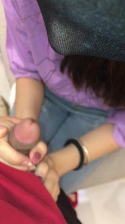 江大校花极品系列自拍视频图包完整版 淫荡校花试衣间为小鲜肉足交口活酒店调教 截图5