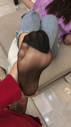 江大校花极品系列自拍视频图包完整版 淫荡校花试衣间为小鲜肉足交口活酒店调教 截图14