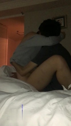 小骚货沙发自拍撅起翘臀与男友啪啪 截图10