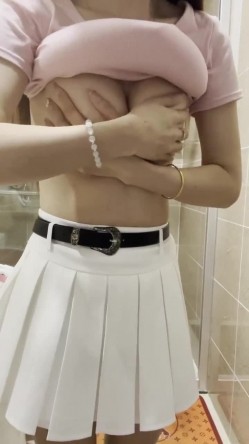 快手主播婷婷老师定制视频 口交、3P、放尿、道具一应俱全！ 截图8