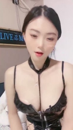 【御姐宝贝儿】，花一样的少女，你的猫系女友已上线，白得发光，足交自慰真棒 截图7