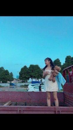 顶级露出【TonyJ和贝贝】付费，餐厅景区全裸露出野战调教，全程露脸 截图8