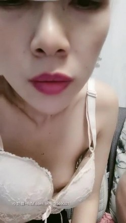 极品欲女【户外姐妹花】午夜勾搭陌生人带回家双飞打炮 大哥好福气两个漂亮美乳神奇穴型的骚货轮番上阵操 高清源码录制 截图1