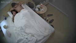 酒店偷拍 连续两天入住情侣气质甜美又身材不错的美女喜欢上位榨取男友精液 截图3