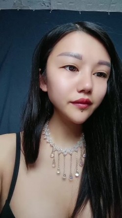 长发飘飘的妹子，身材匀称舞蹈老师，动作大方，撅起屁股扒开内裤露出黑鲍鱼侧面掰穴蝴蝶逼特写黑木耳 截图3