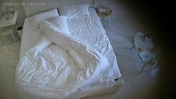 酒店偷拍美女外出参加活动回来换上黑丝配合干部大叔炮友啪啪后续 截图1