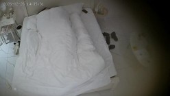 酒店偷拍美女外出参加活动回来换上黑丝配合干部大叔炮友啪啪后续 截图8