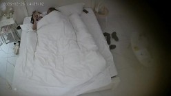 酒店偷拍美女外出参加活动回来换上黑丝配合干部大叔炮友啪啪后续 截图9