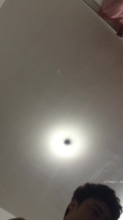 《换妻俱乐部泄密流出》绿帽老公带着老婆和其他男人玩3P,4P 完美露脸 截图16