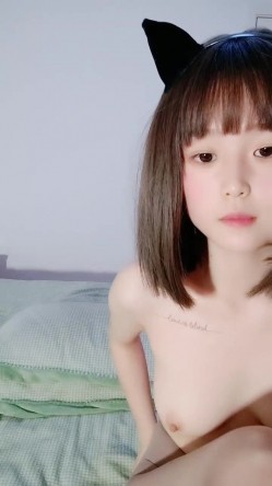 极品颜值清纯系美女为赚钱下海 ，长相清纯乖巧文静，全裸自慰诱惑，掰穴特写揉搓阴蒂，双指插入扣弄低声娇喘 截图13