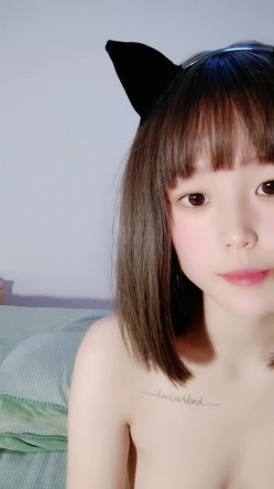 极品颜值清纯系美女为赚钱下海 ，长相清纯乖巧文静，全裸自慰诱惑，掰穴特写揉搓阴蒂，双指插入扣弄低声娇喘 截图15
