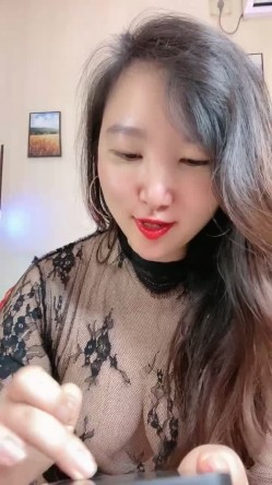 丰乳肥臀御姐【欧美鹿鹿】顶级大肥臀，拨开内裤跪沙发被后入，骑乘位猛坐，爽翻白浆四溅 截图7