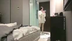 探花朗李寻欢_深夜场花臂网红脸外围妹，特写抠B对着镜头骑坐后入奶子一晃一晃 截图13