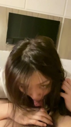 【极品性爱震撼泄密】大屌富二代『上海大少爷』最强约炮极品女神各种玩弄舔屌内射骚逼 妖孽露脸 截图9