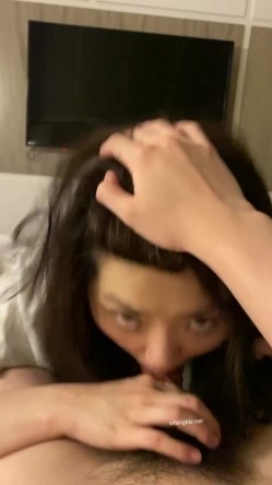 【极品性爱震撼泄密】大屌富二代『上海大少爷』最强约炮极品女神各种玩弄舔屌内射骚逼 妖孽露脸 截图11