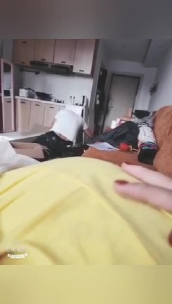 快手巨乳 ·欧阳娜娜· 骚逼一个，老公在干活，自己躺睡椅上自慰！ 截图6