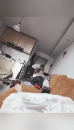 快手巨乳 ·欧阳娜娜· 骚逼一个，老公在干活，自己躺睡椅上自慰！ 截图8