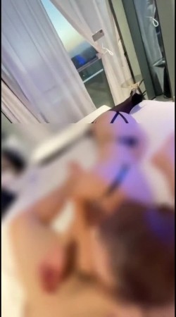大家都应该很喜欢小母狗吧？第一次含着骨头被操，叫床声好骚！最后含着骨头被颜射特别的刺激！ 截图2
